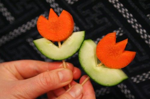 Flores con verduras Pinchitos tulipán: verduras creativas para niños