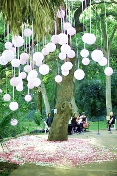 Hermosa lluvia de globos para una fiesta infantil Hermosa lluvia de globos para una fiesta infantil