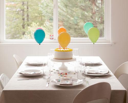 fiesta cumpleaños decoracion mini globos1 Delicada fiesta de cumpleaños con mini globos