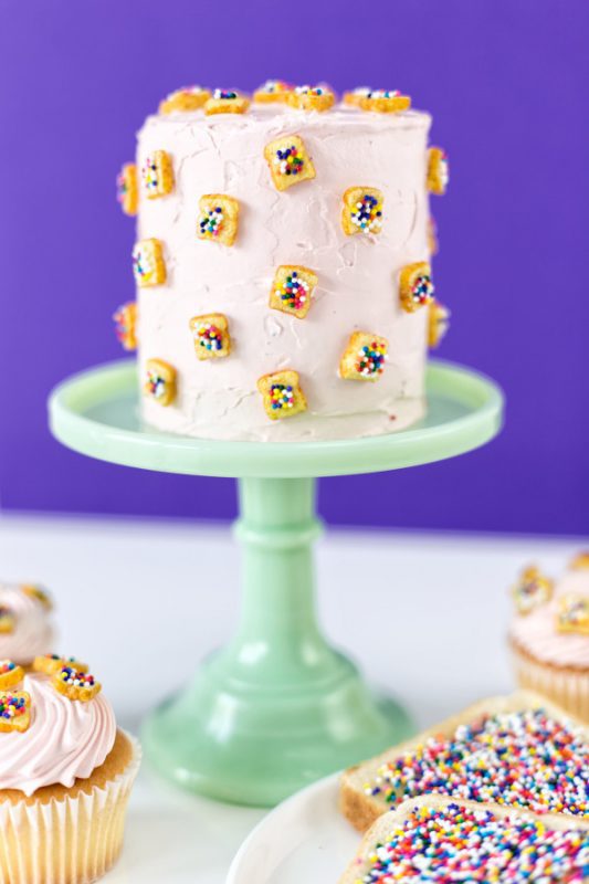 Decoración exprés para las tartas: tostaditas de confetti