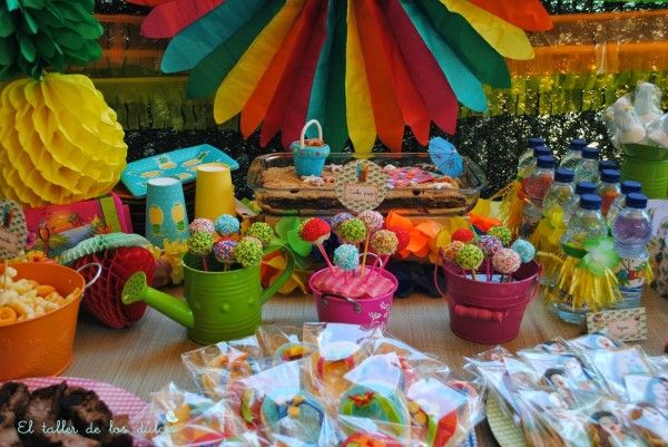 fiestas y cumpleaños ideas decoración tropical verano hawaiana hawai infantil (6)