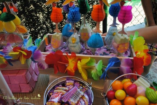 fiestas y cumpleaños ideas decoración tropical verano hawaiana hawai infantil (7)