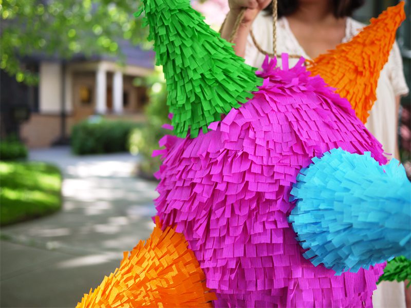 Cómo hacer piñatas para fiestas con niños