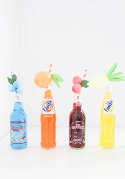 Pajitas con frutas de colores para decorar tus bebidas