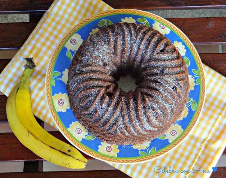 BUNDT CAKE DE PLÃ�TANO Y CHOCOLATE