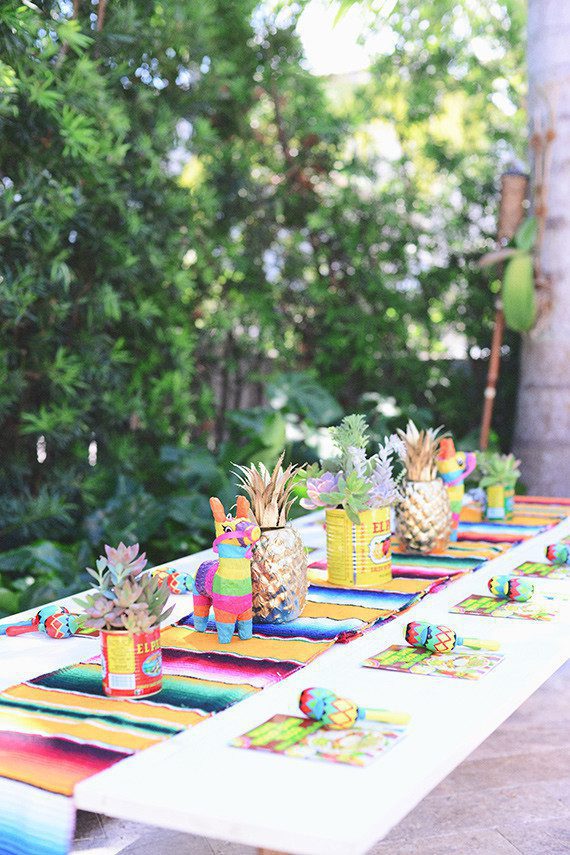 fiesta mexicana al aire libre para niños mesa