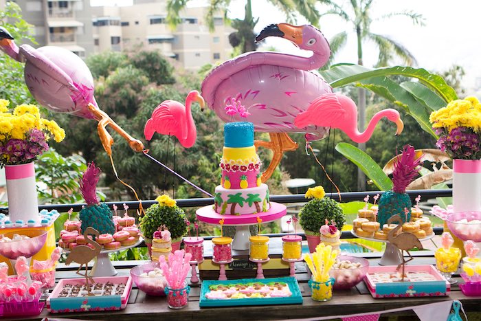 fiesta temática de flamencos mesa dulce exposicion