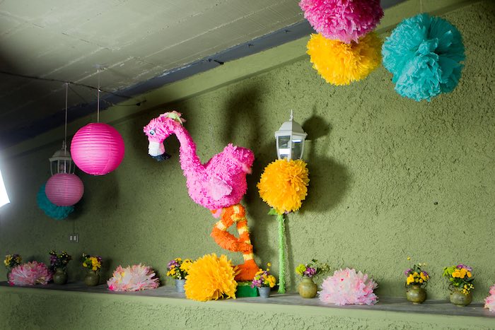 fiesta temática de flamencos piñata