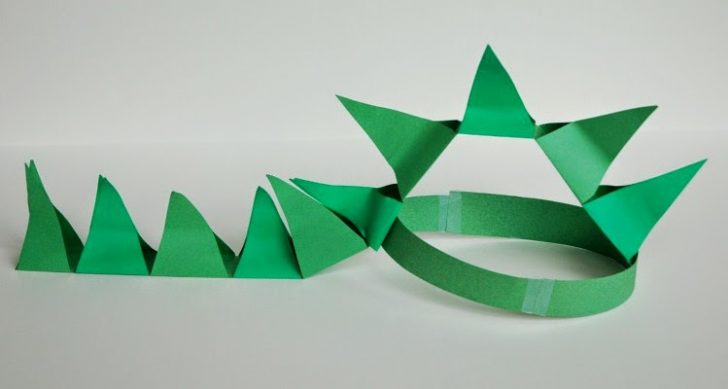 disfraz de dinosaurio de papel verde