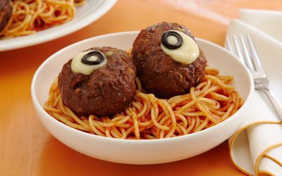 Recetas Creativas: Espaguetis Divertidos con Albóndigas