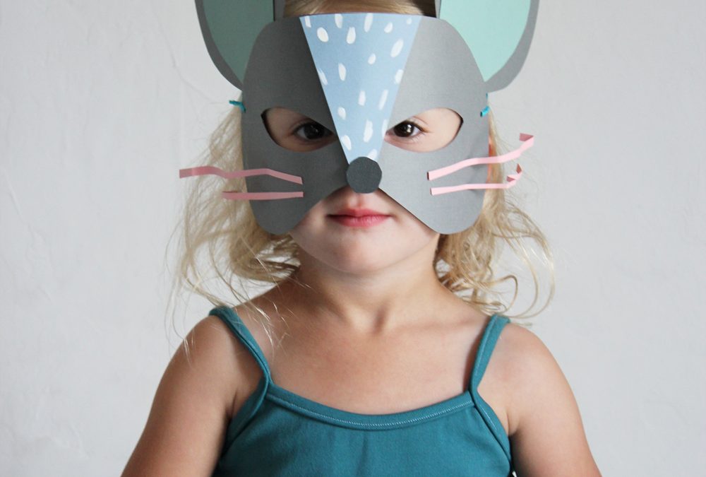Máscaras de ratón y gato DIY con cartulinas de colores