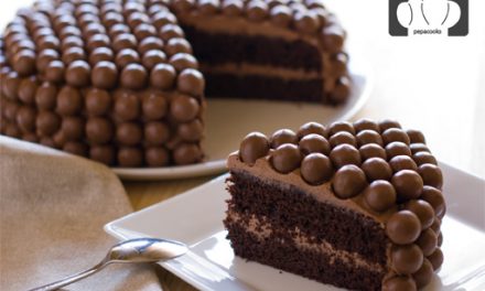 Tarta de chocolate especiado y Maltesers: ideal para fiestas infantiles