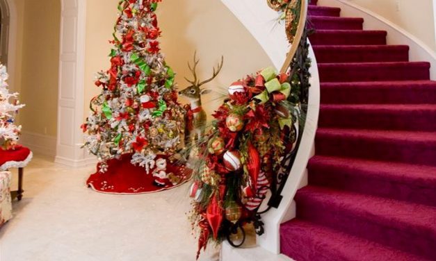 ¿Cómo decorar unas escaleras en Navidad?